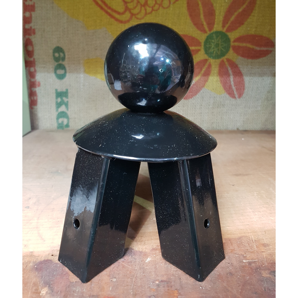 Iron Garden Finial - Ball Top