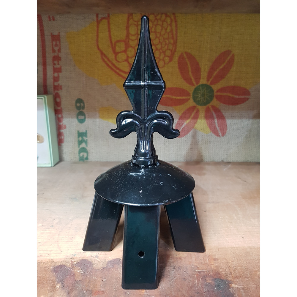 Iron Garden Finial - Fleur De Lys