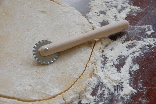 [3399] Pastry Wheel - Beechwood